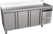 Classic KT 3300 3 türiger Kühltisch mit Aufkantung 