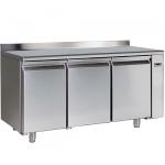 Bäckereitiefkühltisch 3 türig 600x400 für Zentralkühlung mit Edelstahlarbeitsplatte und Aufkantung 